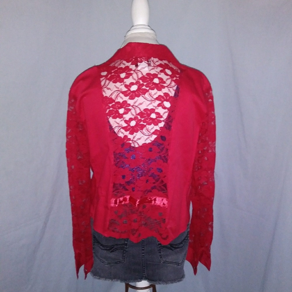 Top - Picture 2 of 3